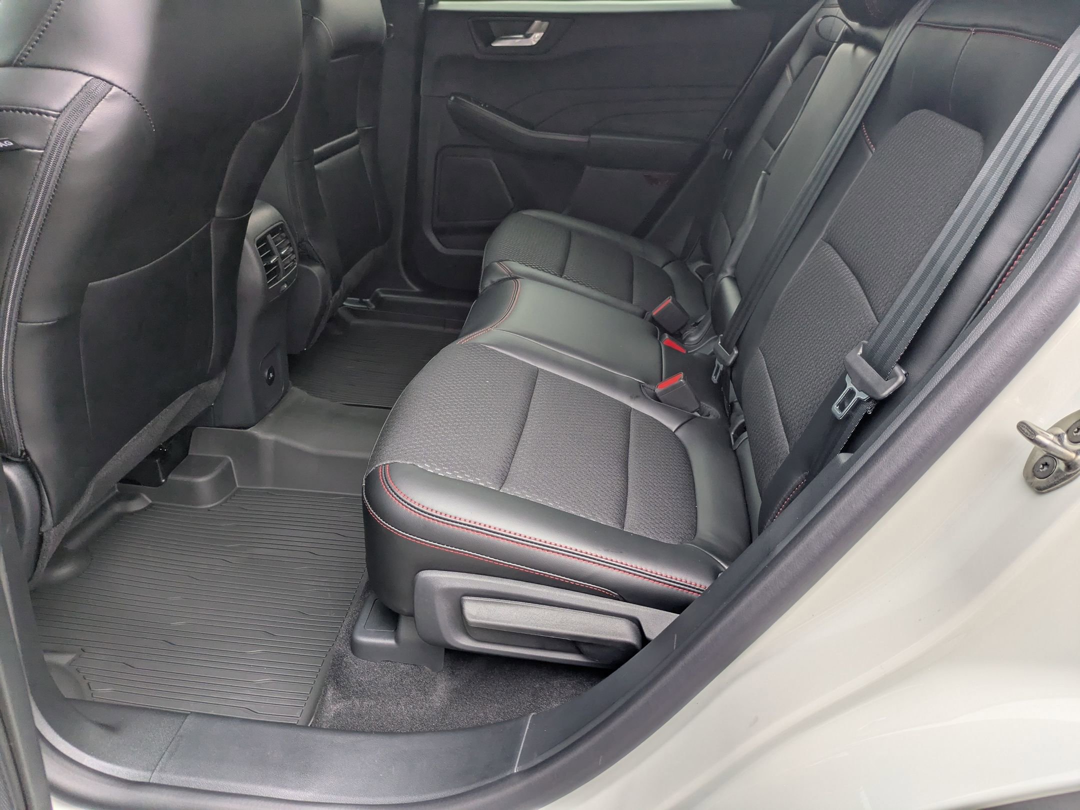 New 2025 Ford Escape ST-Line w/ Equipment Group 301A image 26