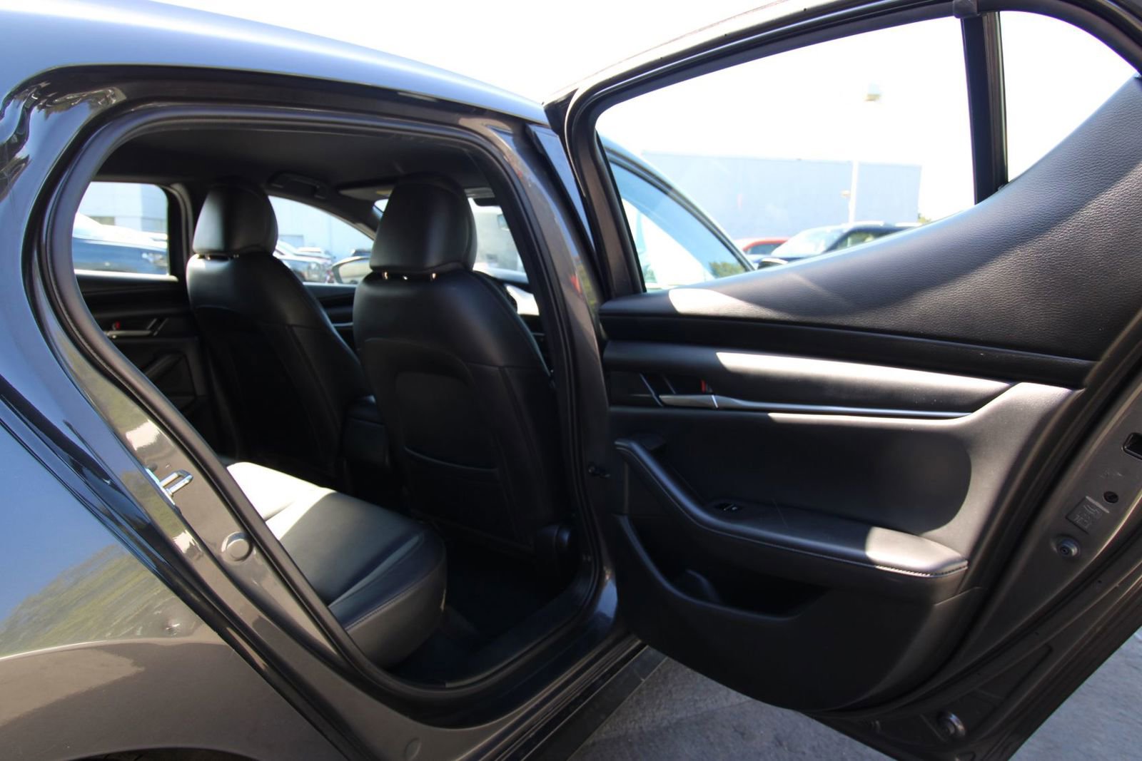 Used 2020 MAZDA MAZDA3 Hatchback image 23