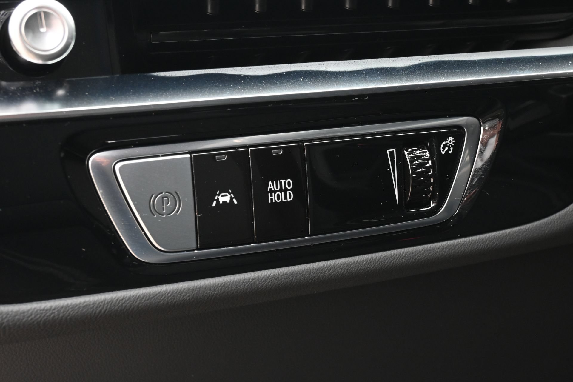 Used 2025 Cadillac Lyriq Luxury RWD image 17