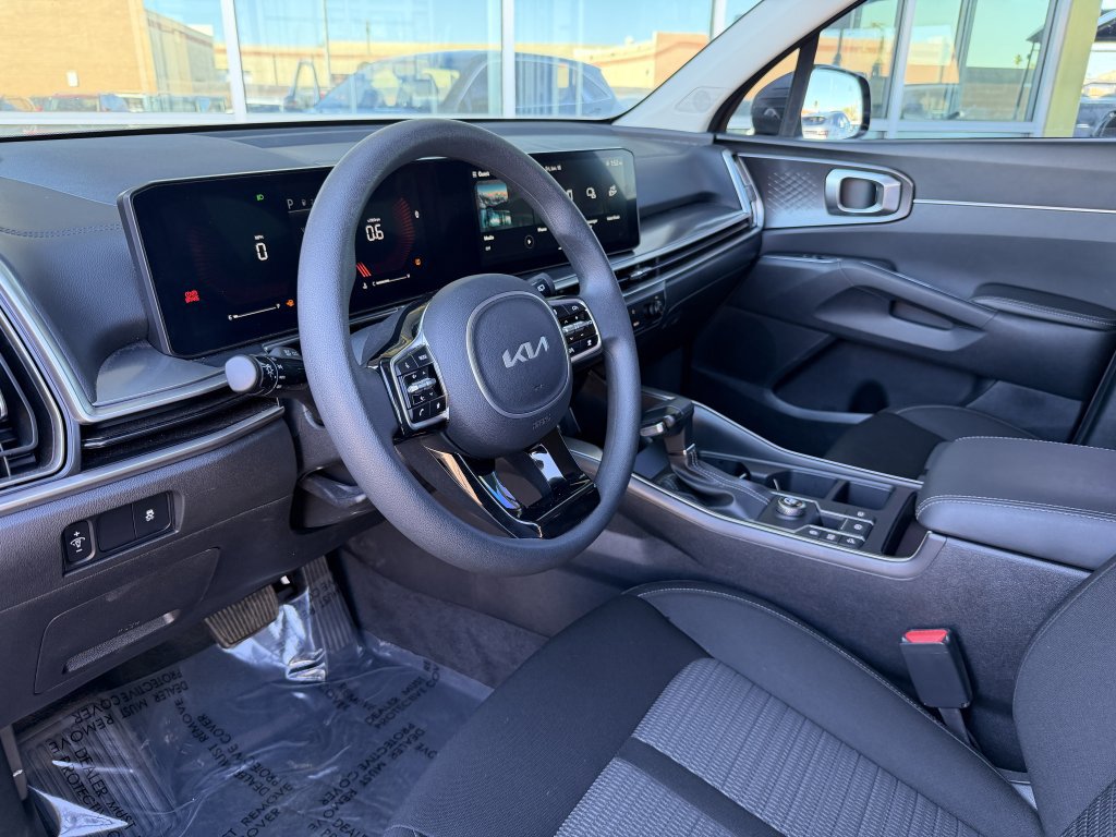 Used 2024 Kia Sorento LX image 30