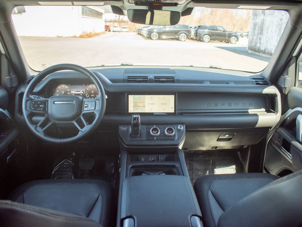 Used 2023 Land Rover Defender 110 X-Dynamic SE image 16