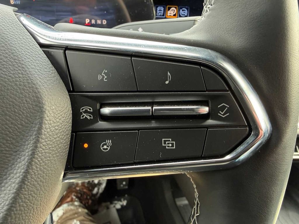 Used 2025 Chevrolet Equinox EV LT w/ Convenience Package image 40