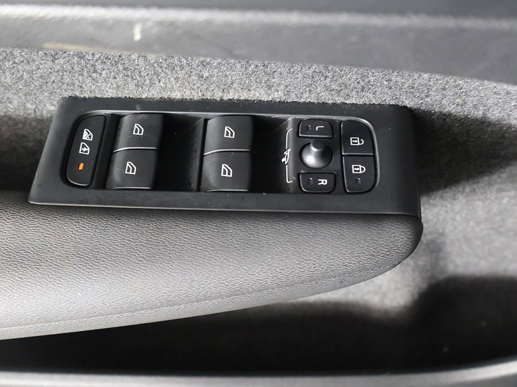 Used 2023 Volvo XC40 Recharge Plus AWD/4WD image 34