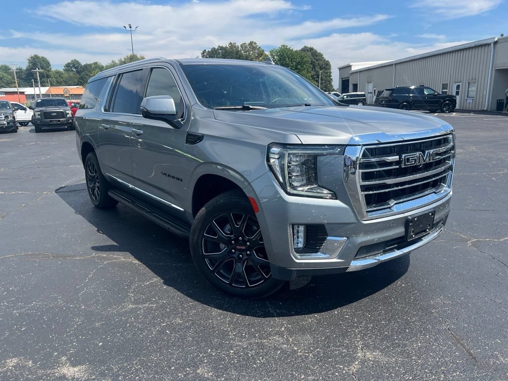 Used 2023 GMC Yukon XL SLT w/ SLT Luxury Package AWD/4WD image 1