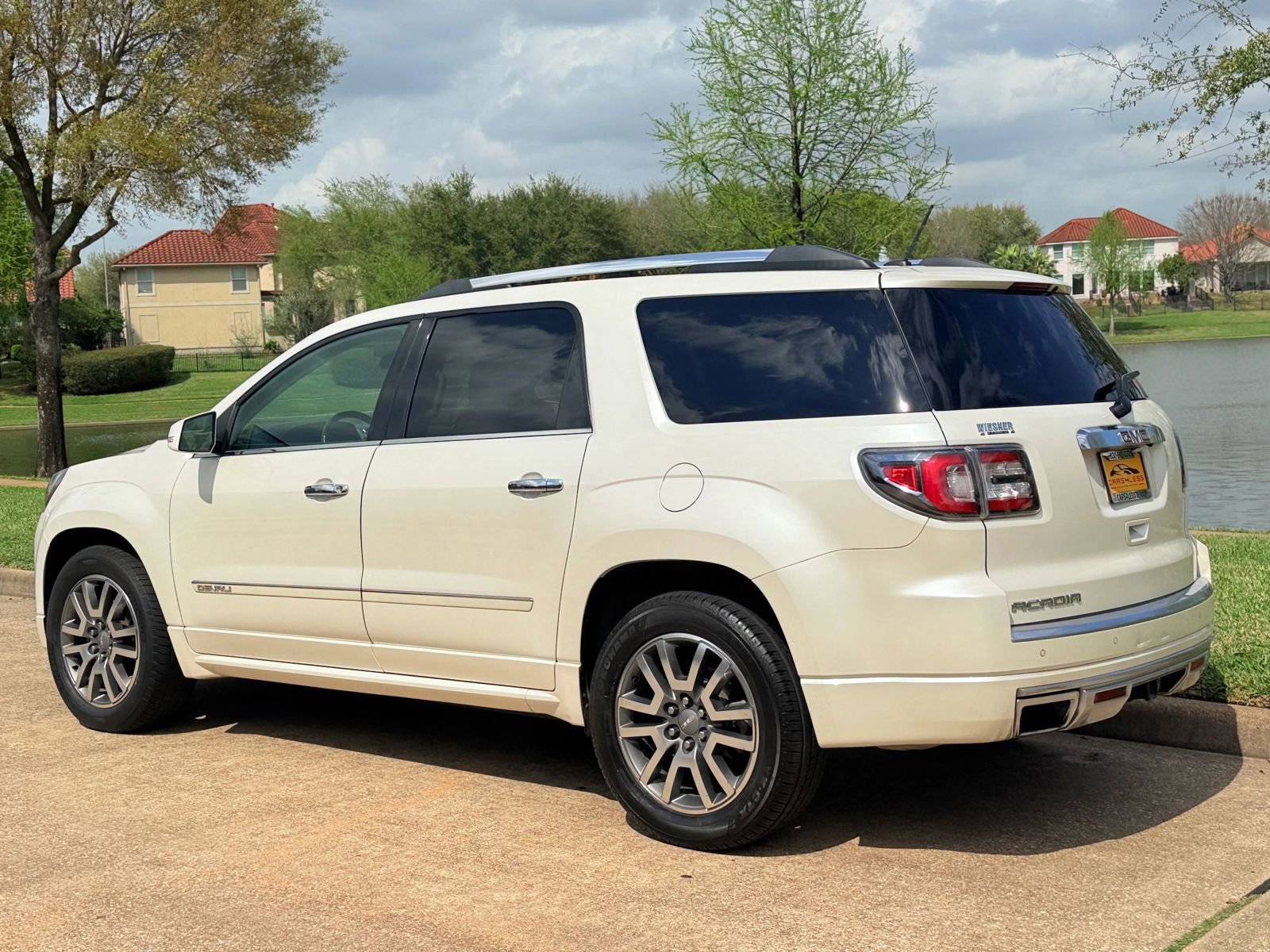Used 2013 GMC Acadia Denali image 8