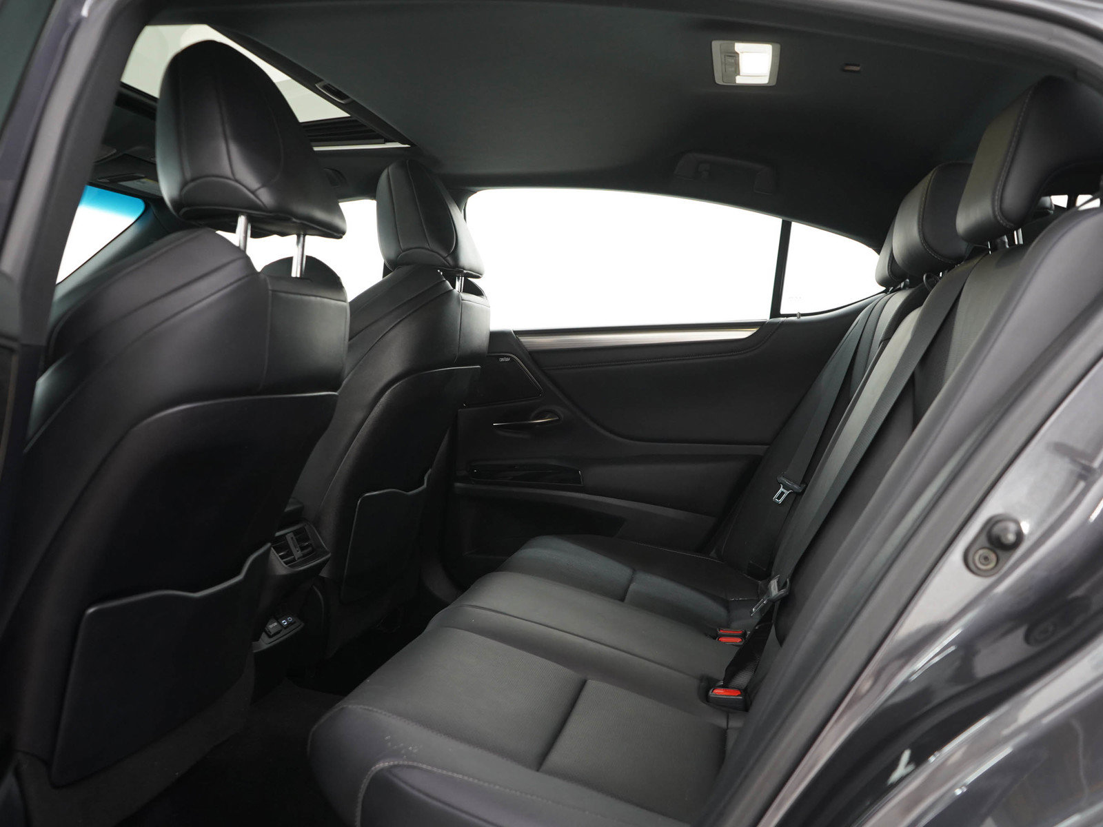 Used 2024 Lexus ES 300h F Sport w/ Accessory Package (Z2) FWD image 14