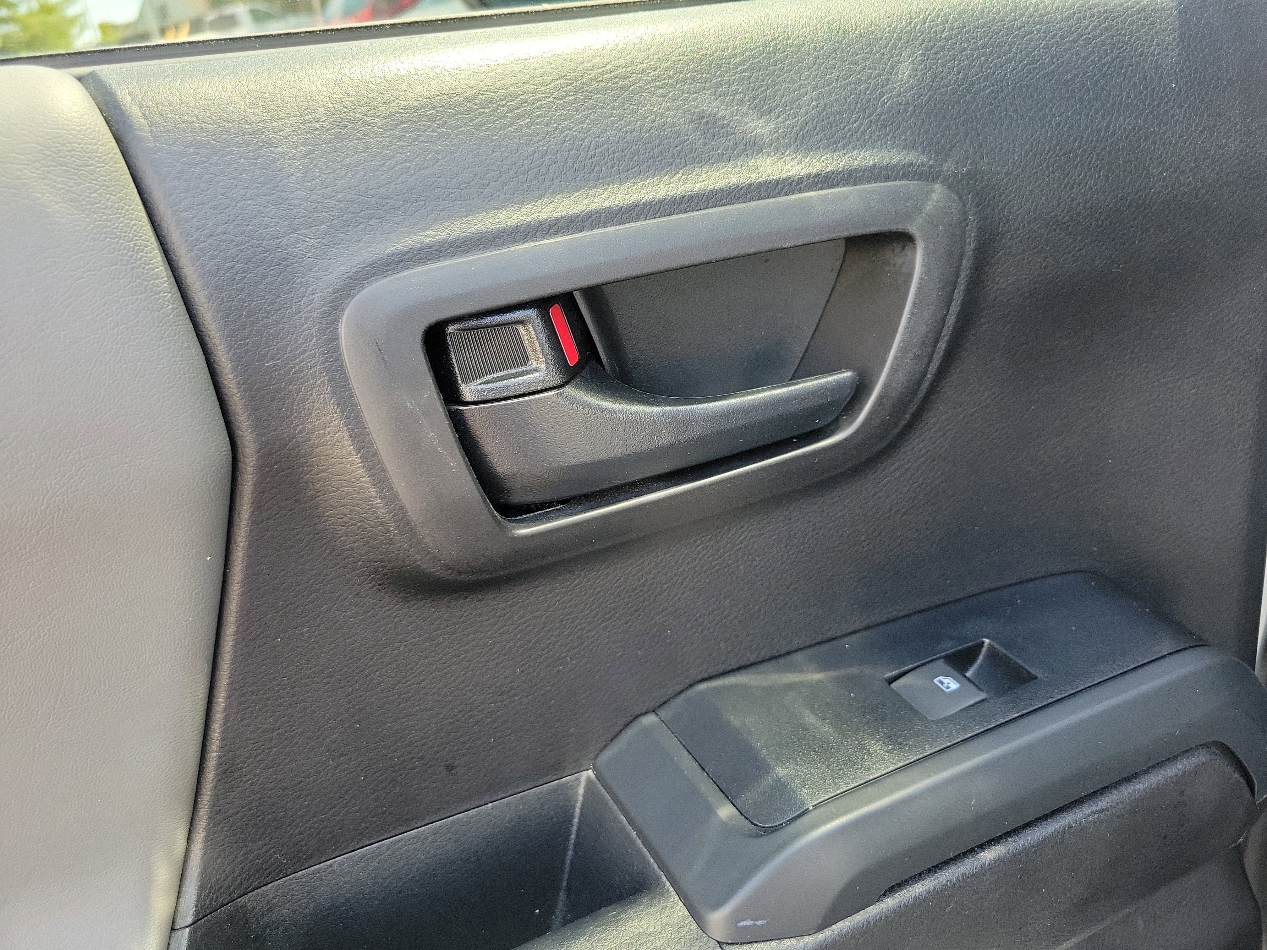 Used 2021 Toyota Tacoma SR image 18