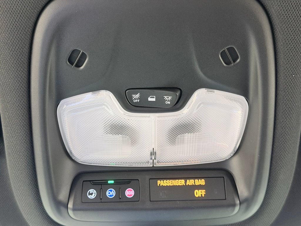 Used 2025 Chevrolet TrailBlazer RS w/ Convenience Package AWD/4WD image 56