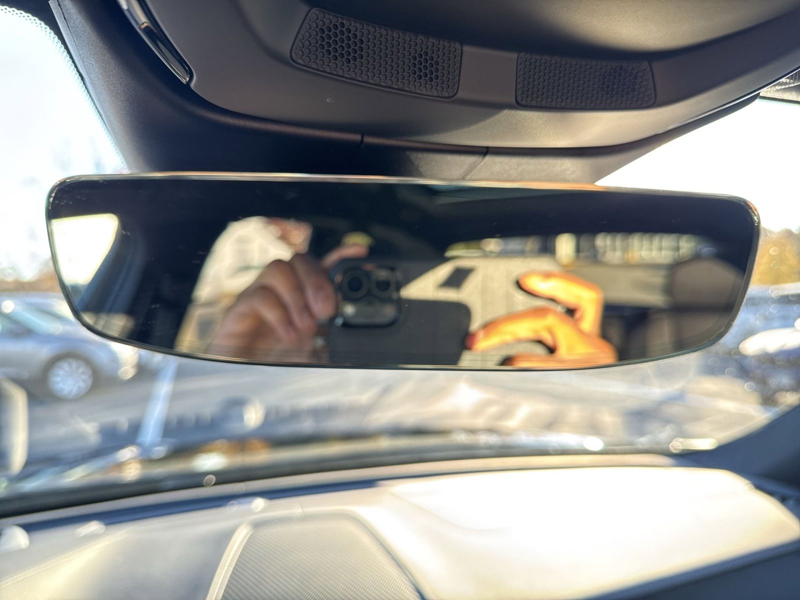 Used 2024 Volvo XC60 T8 Ultimate w/ Protection Package Premier image 15