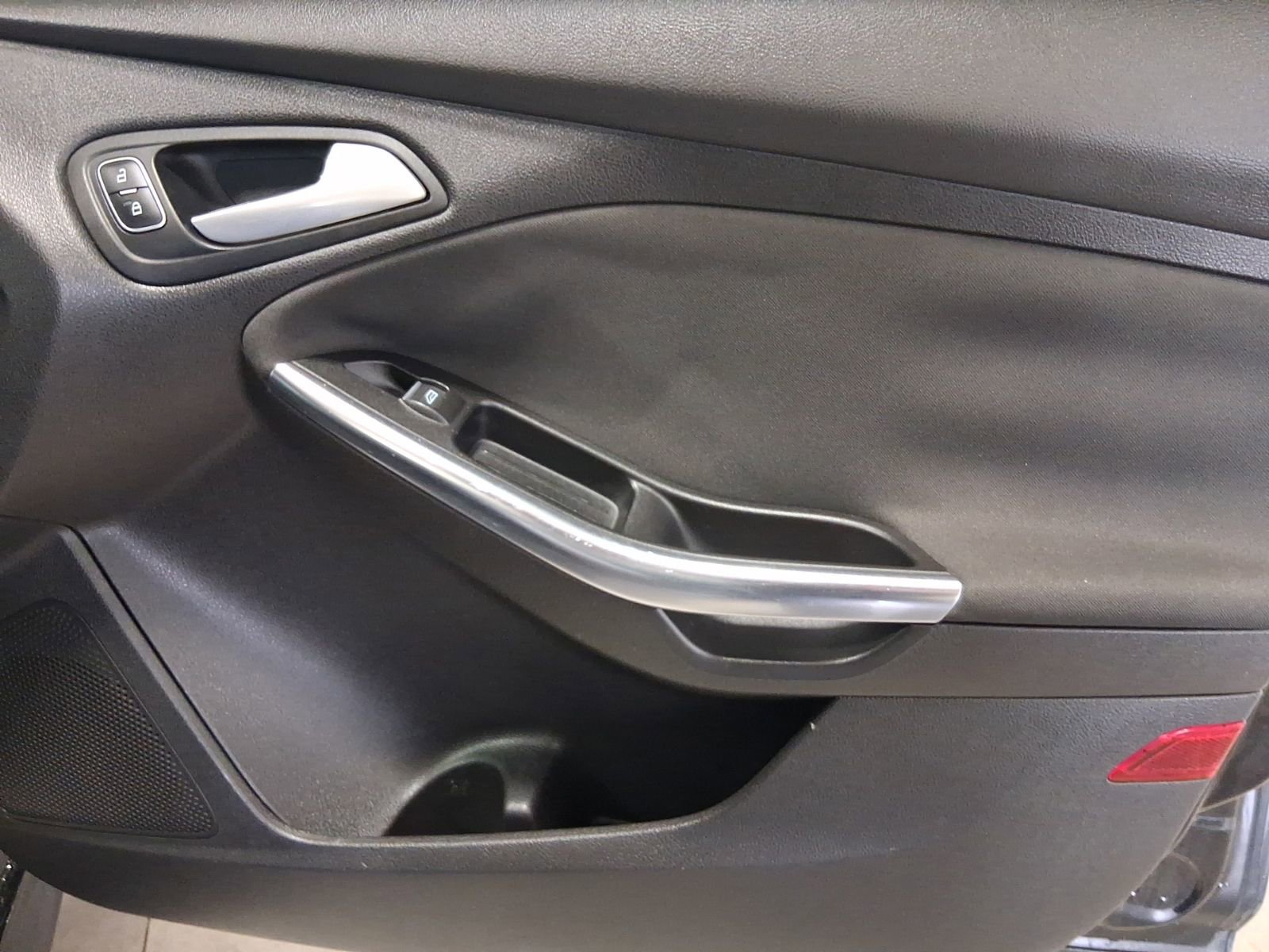 Used 2018 Ford Focus ST FWD image 18