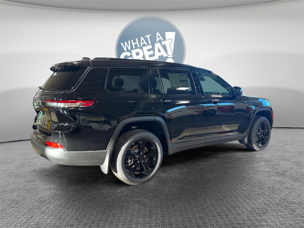 New 2025 Jeep Grand Cherokee L Limited w/ Black Appearance Package image 3