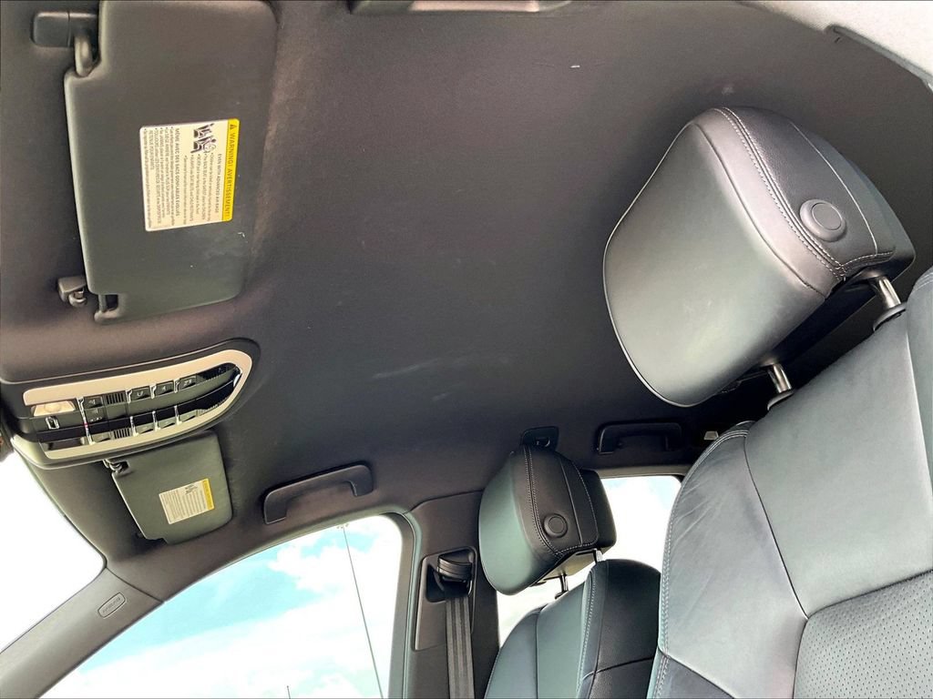 Certified 2020 Porsche Macan S AWD/4WD image 18