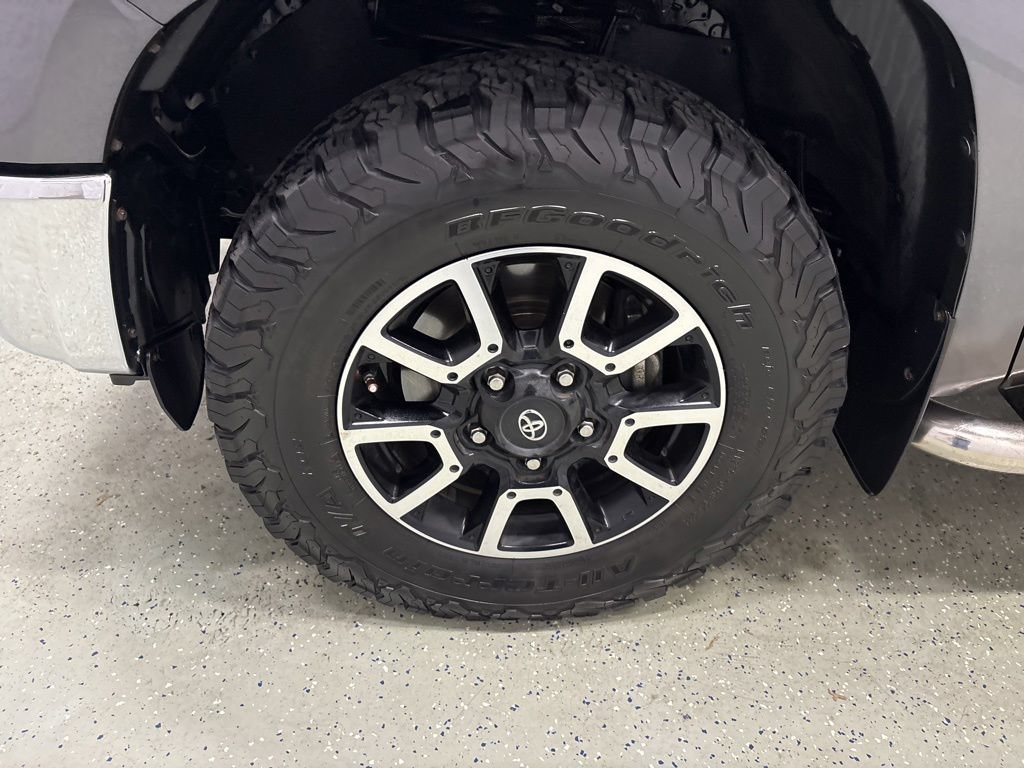 Used 2020 Toyota Tundra SR5 w/ TRD Off-Road Package AWD/4WD image 11
