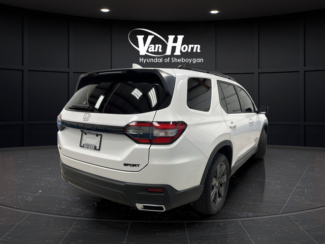 Used 2023 Honda Pilot Sport image 7