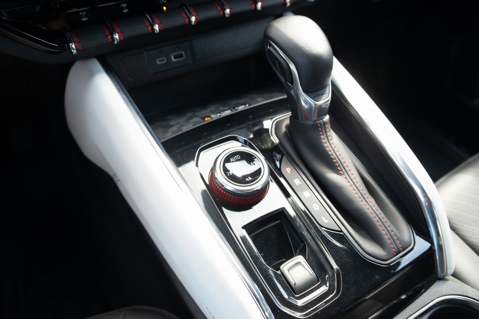 Used 2024 GMC Canyon AT4X image 5