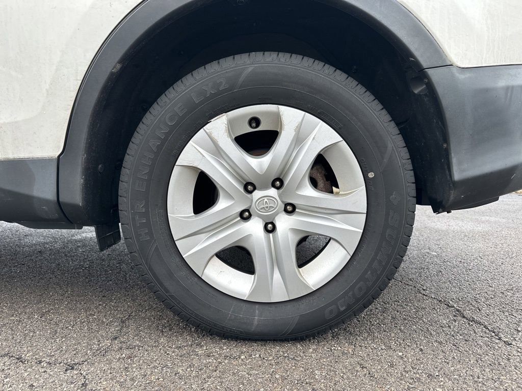 Used 2015 Toyota RAV4 LE image 6