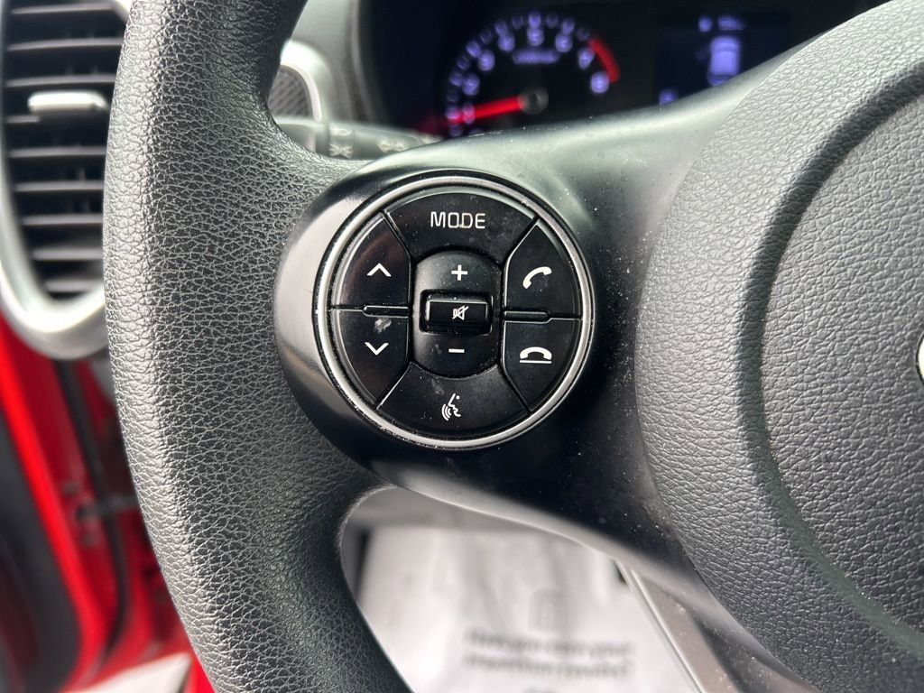 Used 2020 Kia Soul LX image 7