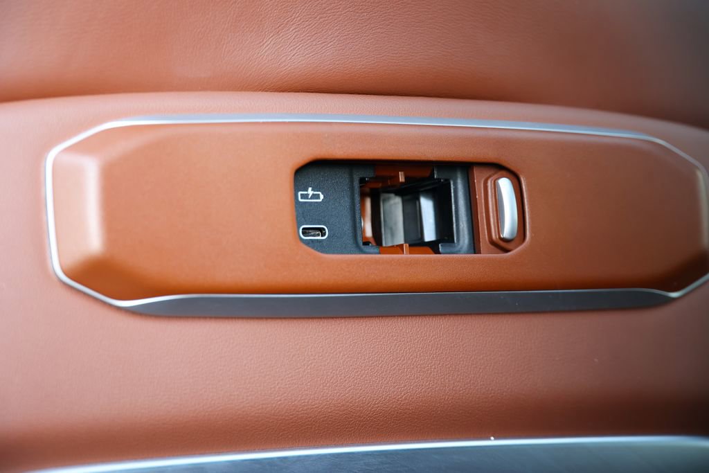 Used 2023 BMW X7 M60i w/ Executive Package AWD/4WD image 47