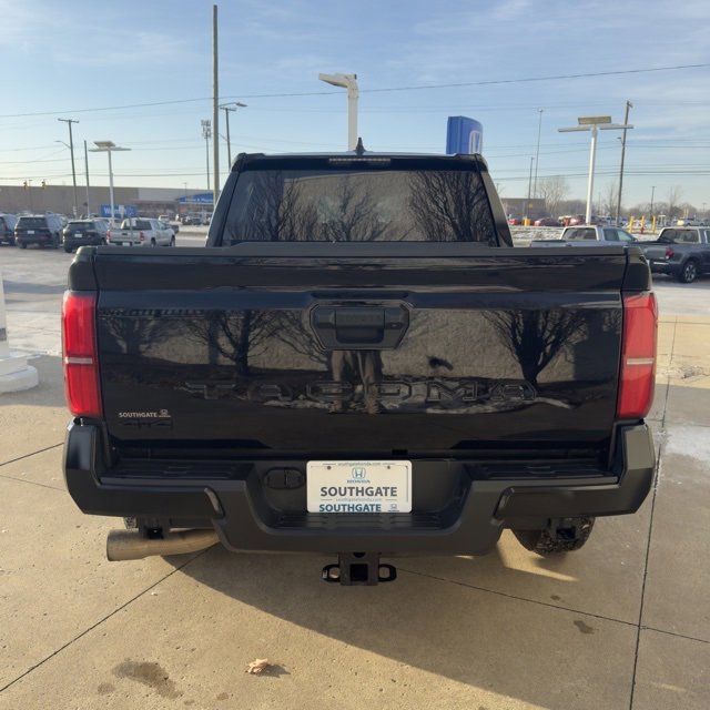 Used 2024 Toyota Tacoma TRD Off-Road image 4