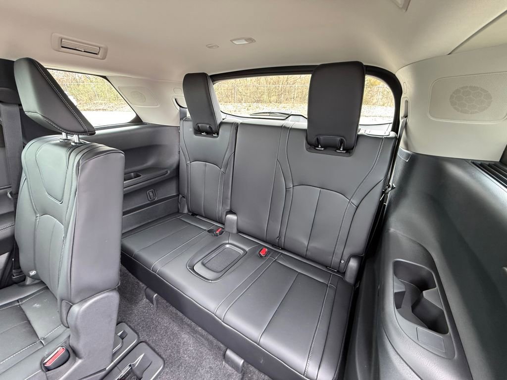 Certified 2026 INFINITI QX60 Luxe w/ Family Package AWD/4WD image 25