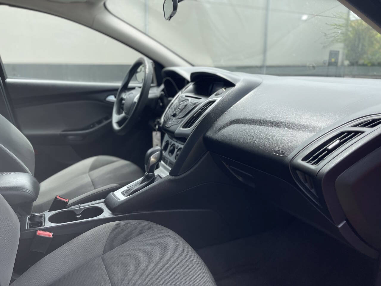 Used 2014 Ford Focus SE FWD image 22