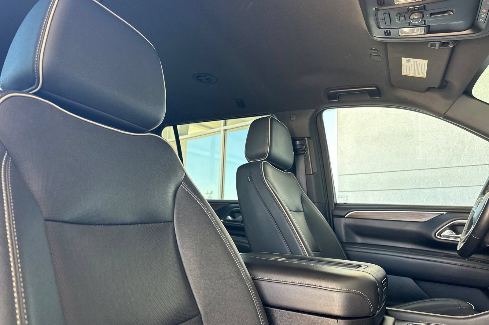 Used 2023 Chevrolet Suburban Premier AWD/4WD image 18