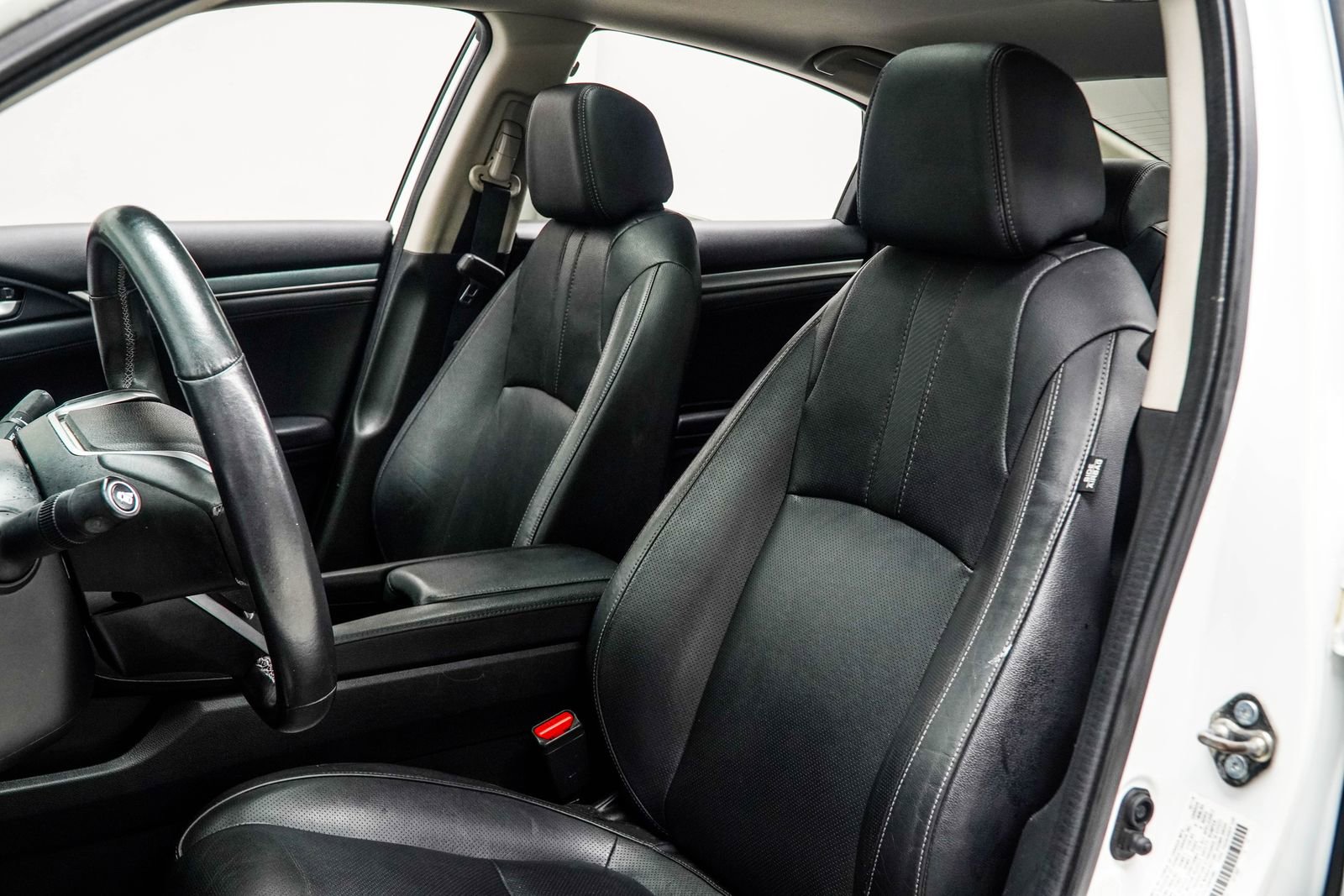 Used 2018 Honda Civic Touring image 31