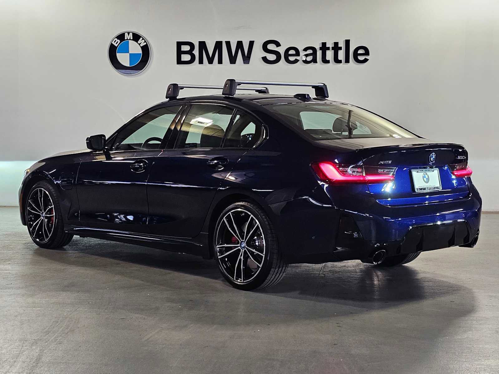 Used 2024 BMW 330e xDrive w/ Premium Package AWD/4WD image 4