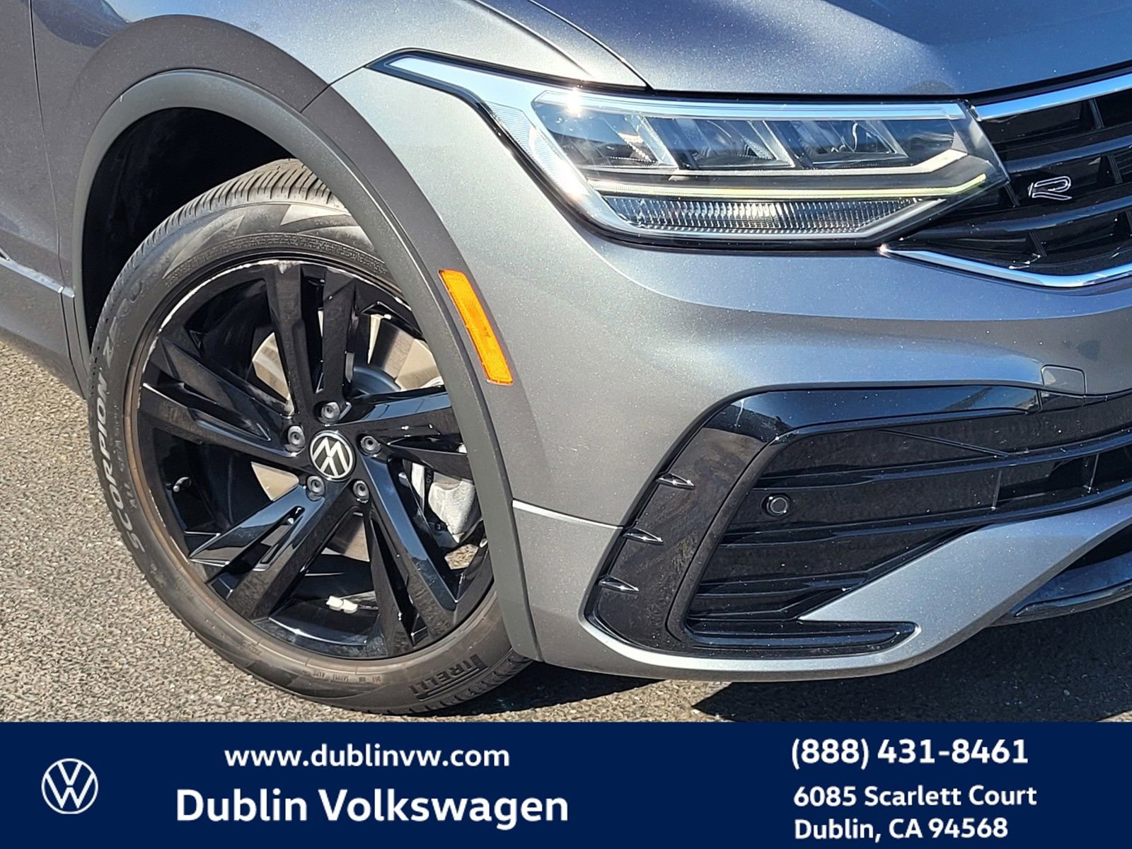 Used 2023 Volkswagen Tiguan SE R-Line image 9