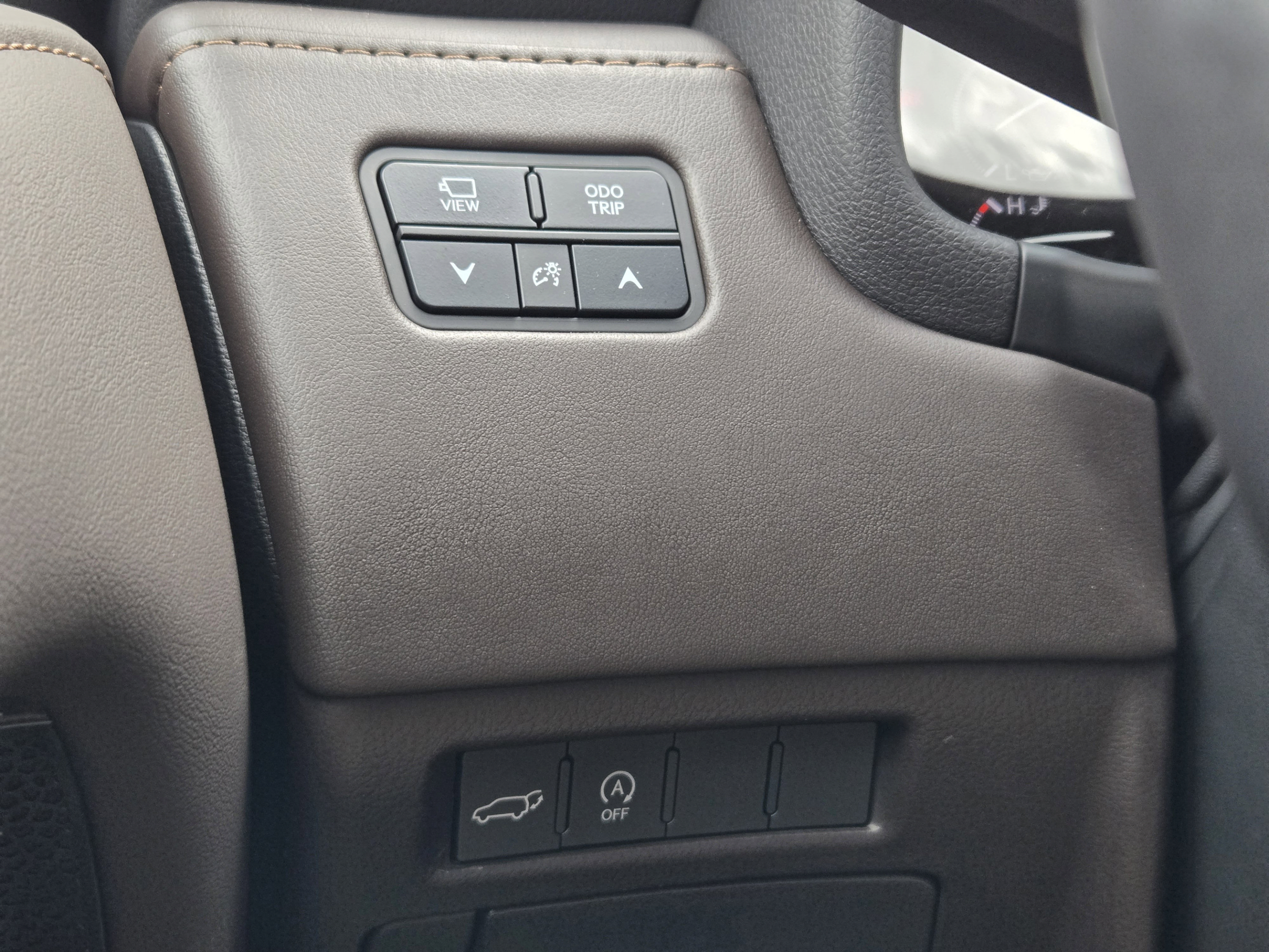 Used 2023 Lexus LX 600 4WD w/ Appearance Package image 21