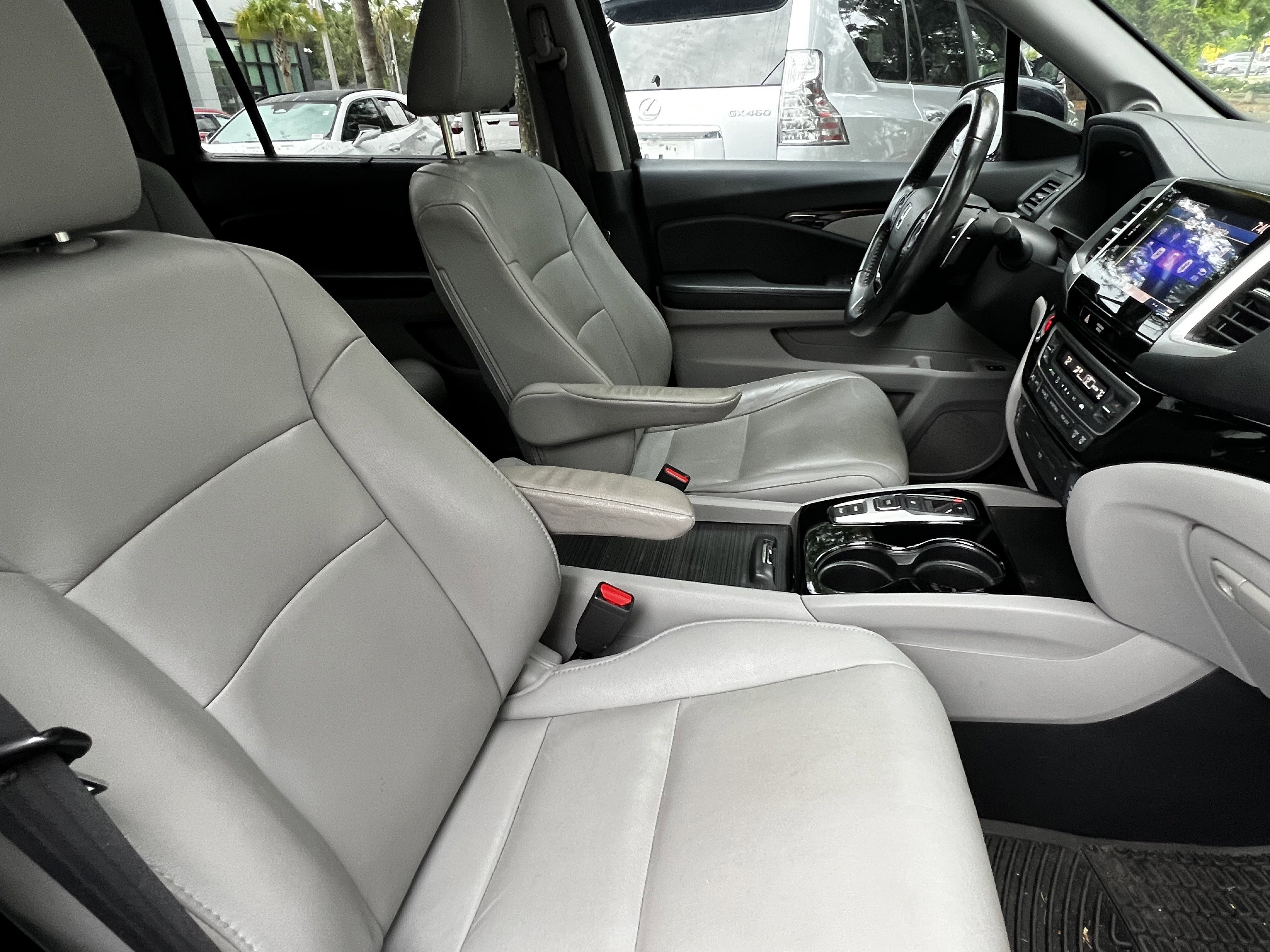 Used 2017 Honda Pilot Touring image 46