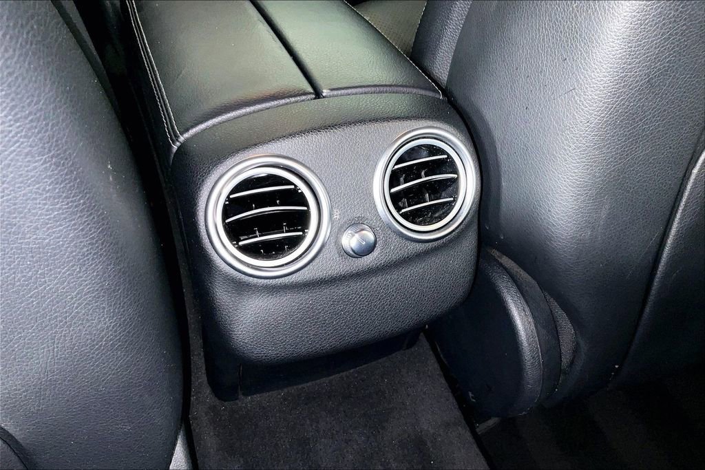 Used 2015 Mercedes-Benz C 300 4MATIC Sedan image 33