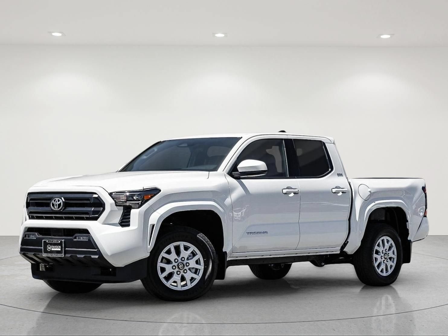 Used 2026 Toyota Tacoma SR5 AWD/4WD image 2