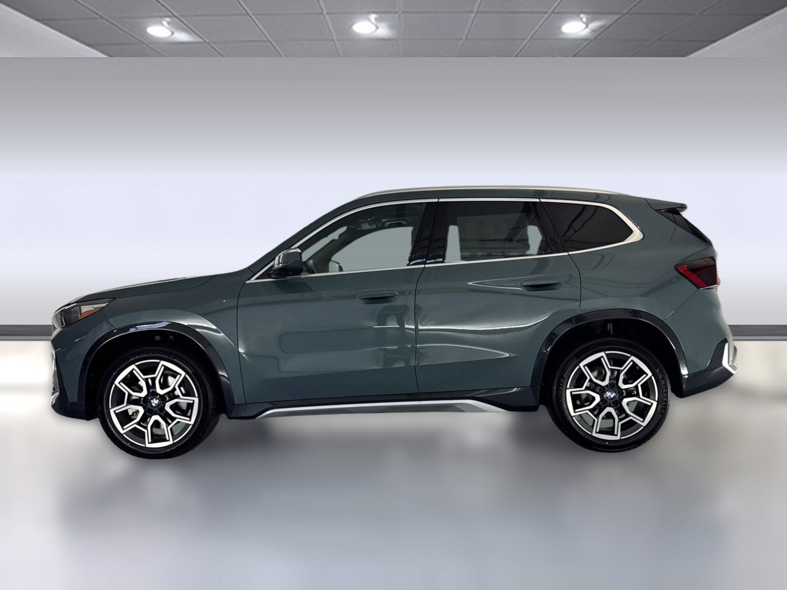 Used 2026 BMW X1 xDrive28i w/ Convenience Package AWD/4WD image 2