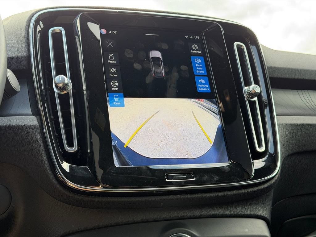 Certified 2023 Volvo C40 P8 Recharge Ultimate w/ Protection Package Premier AWD/4WD image 17