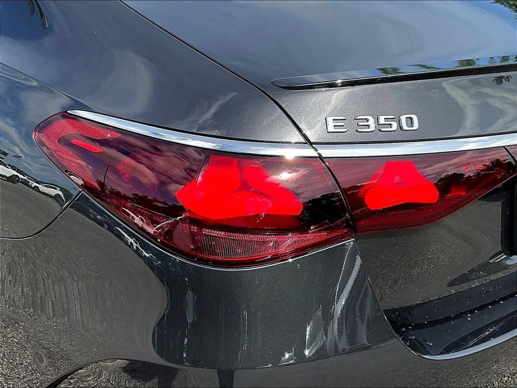 Certified 2025 Mercedes-Benz E 350 4MATIC Sedan w/ MBUS Superscreen Package image 25