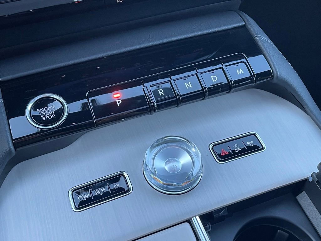 New 2025 Lincoln Navigator L Reserve w/ Jet Appearance Package image 12