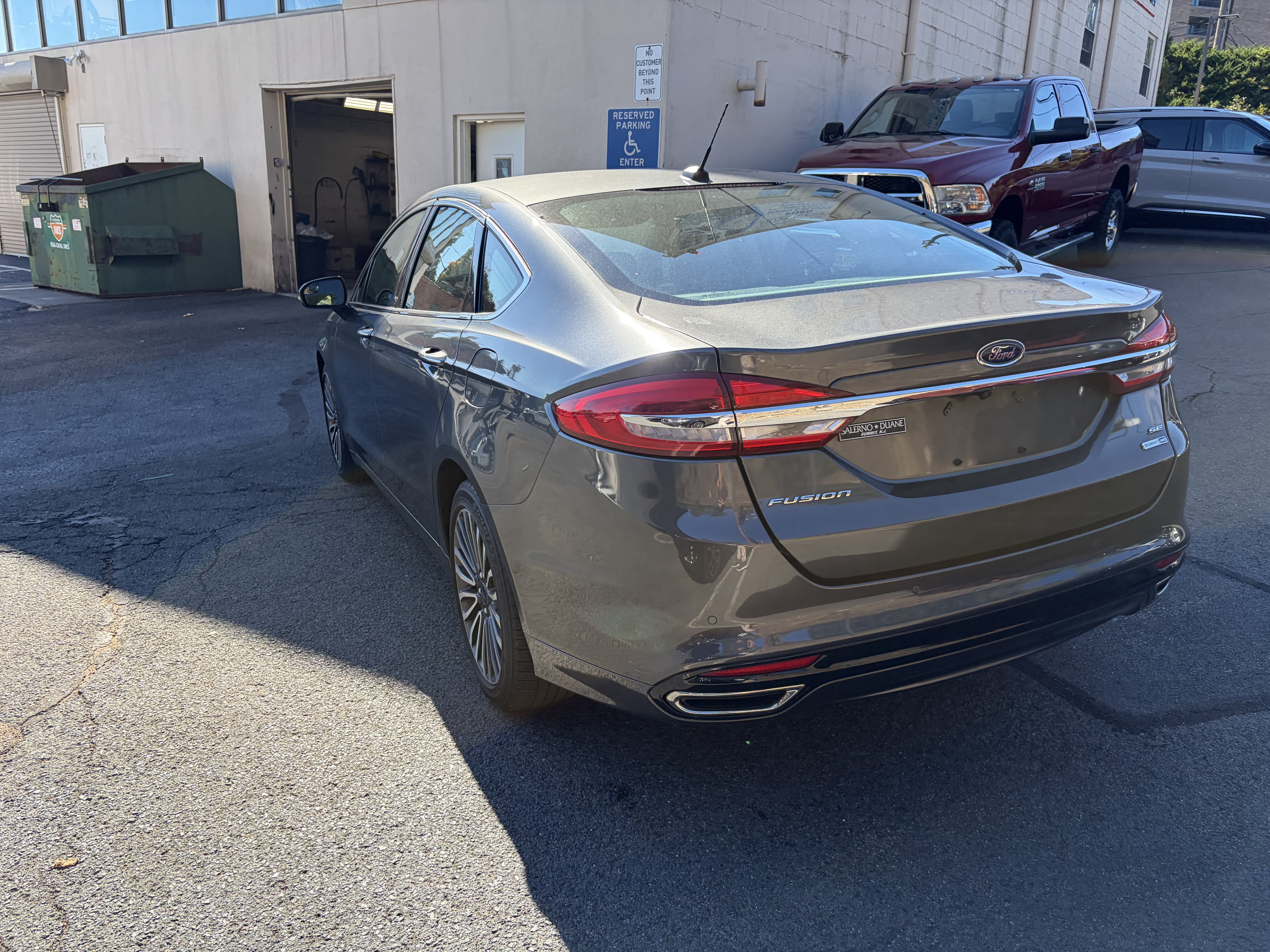 Used 2017 Ford Fusion SE w/ Fusion SE Technology Package AWD/4WD image 7
