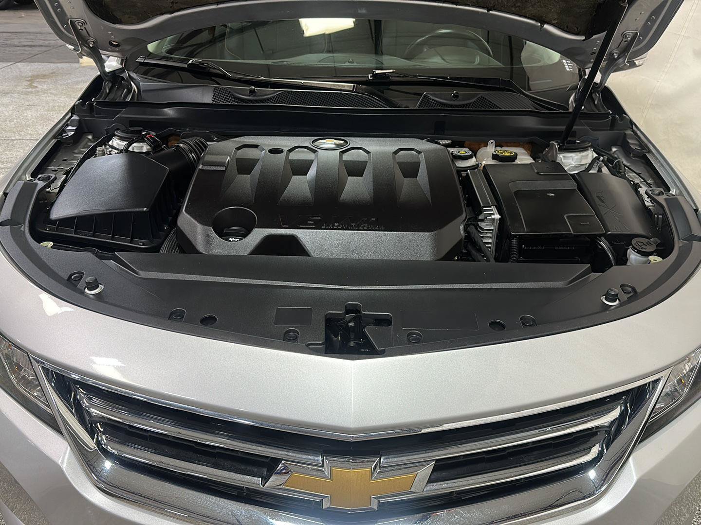 Used 2018 Chevrolet Impala Premier FWD image 13