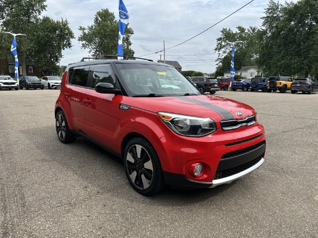Used 2018 Kia Soul + FWD image 11
