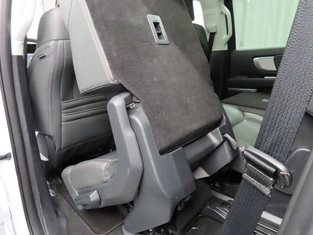 Used 2025 Ford Expedition Active AWD/4WD image 70