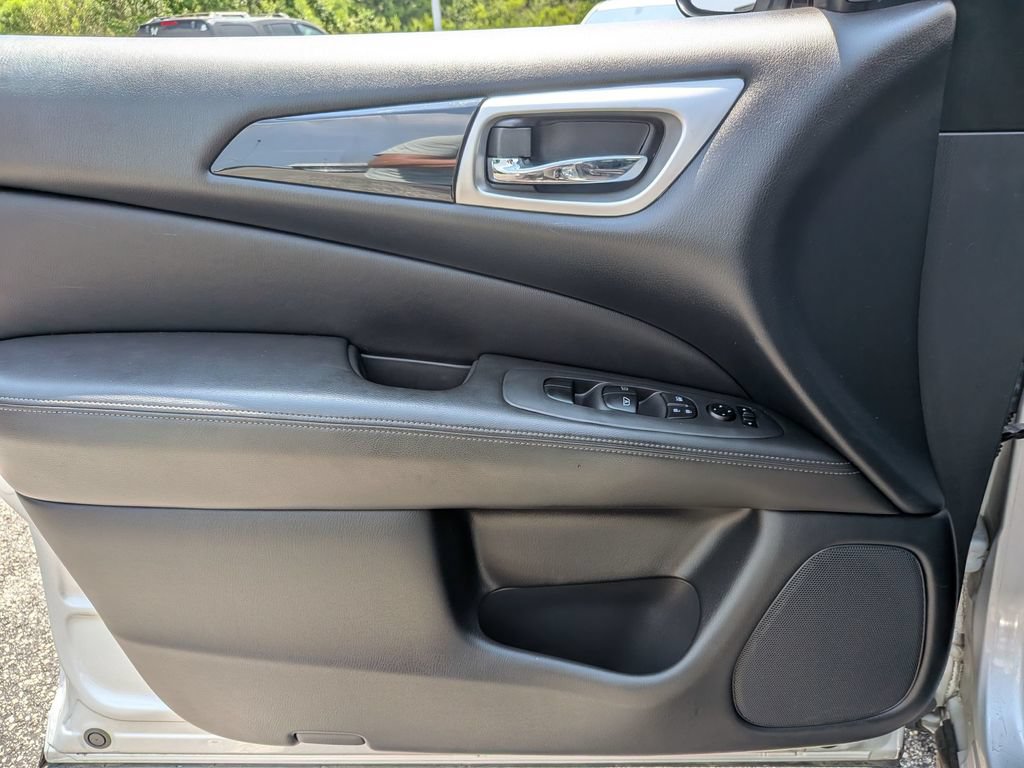 Used 2019 Nissan Pathfinder SV FWD image 33