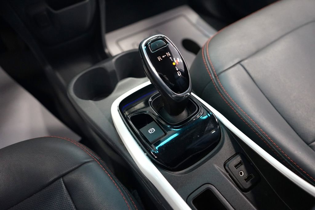 Used 2018 Chevrolet Bolt Premier w/ Driver Confidence II Package FWD image 41