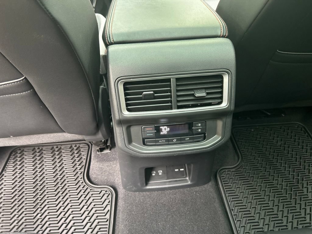 Used 2024 Volkswagen Atlas Peak Edition SE AWD/4WD image 30