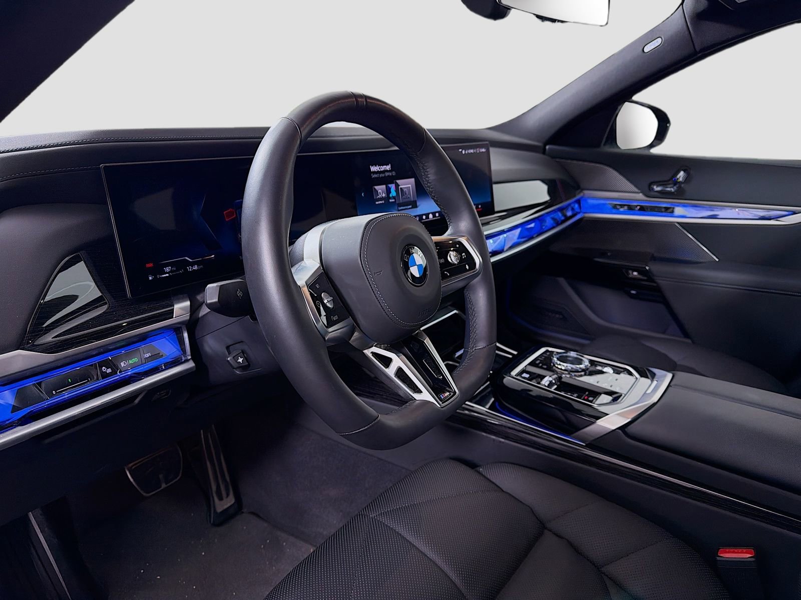 Used 2025 BMW 740i xDrive image 10
