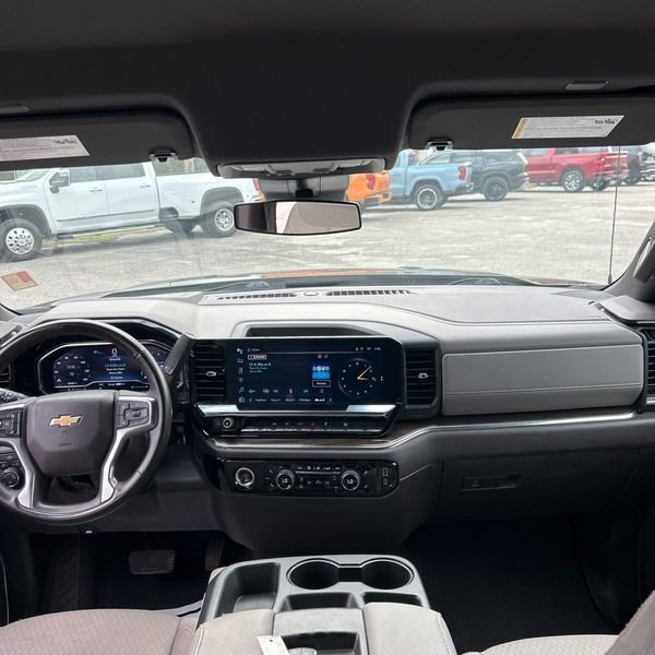 Used 2024 Chevrolet Silverado 1500 LT image 11