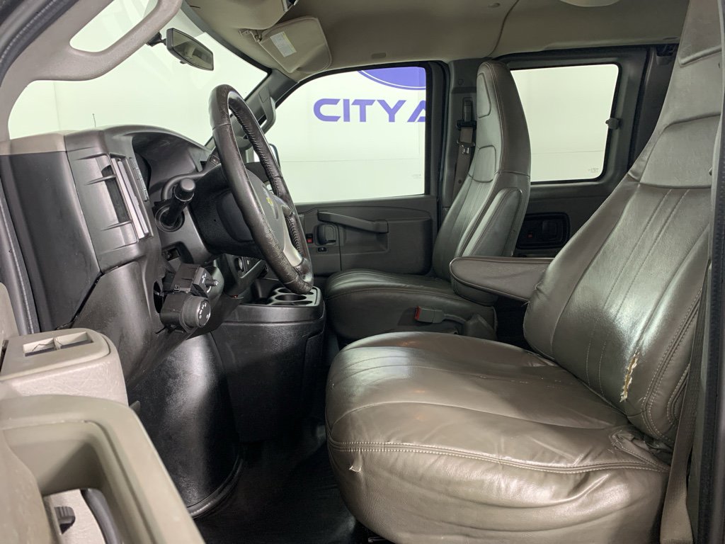 Used 2016 Chevrolet Express 3500 LS w/ Chrome Appearance Package image 15