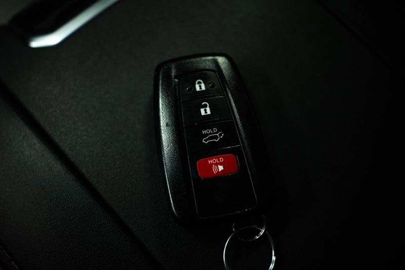 Used 2023 Toyota Highlander Bronze Edition image 24