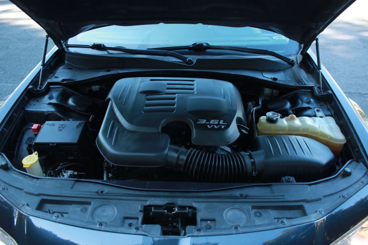 Used 2015 Chrysler 300 Limited RWD image 24