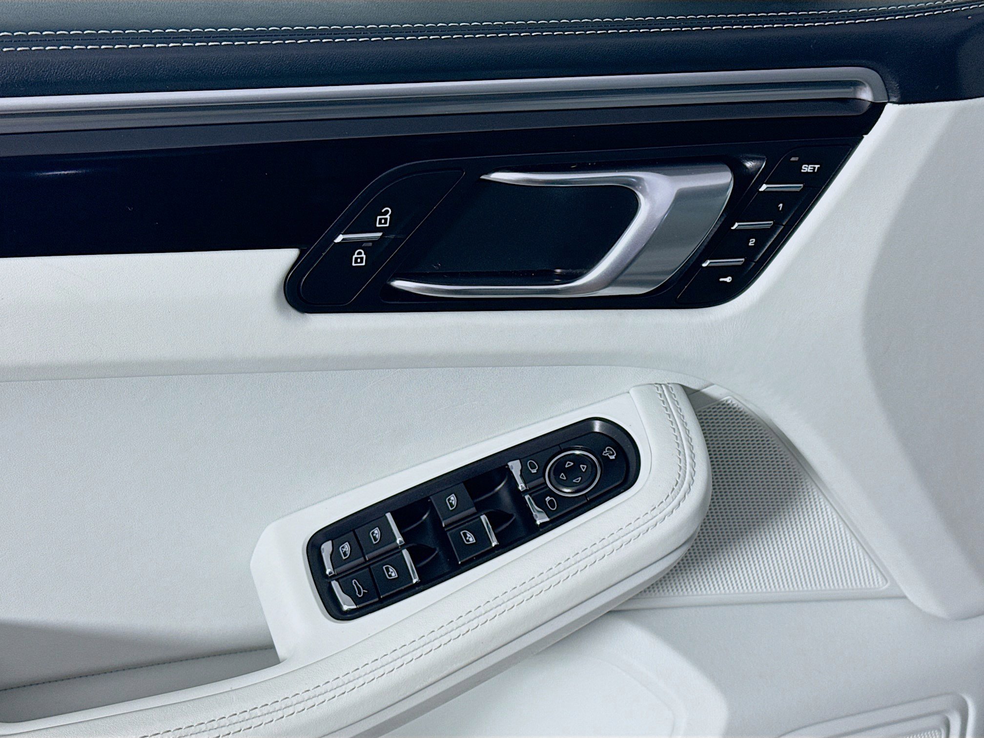 Used 2023 Porsche Macan S image 23